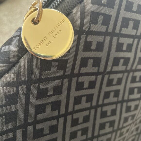 Tommy Hilfiger Zip Around Tablet Case TH Pattern Black Gray Gold Logo 10.5” x 8” - Picture 4 of 8